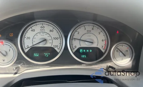 2010 Chrysler Town & Country Touring z USA, uszkodzony, nr VIN 2A4RR5D1XAR221717